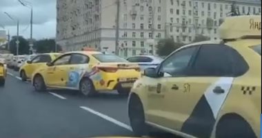 هاكرز يخترقون تطبيق سيارات أجرة ويرسلون السائقين إلى مكان واحد فى موسكو.. فيديو