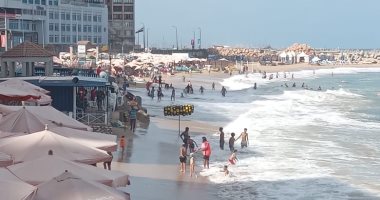 محافظ الإسكندرية: رفع درجة الاستعداد القصوى بالشواطئ وتحذيرات من ارتفاع الأمواج