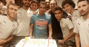 لاعبو المنتخب الأوليمبى يحتفلون بعيد ميلاد "الزئبقى" بركات
