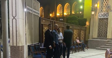 بدء عزاء المخرج طارق هاشم بمسجد الحامدية الشاذلية