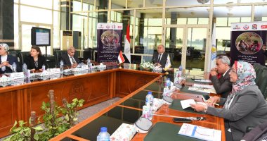 محافظ قنا يستقبل وفد مشروع تعزيز برنامج مصر لتنظيم الأسرة