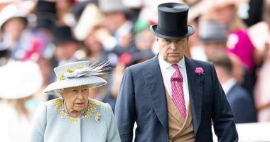 صنداى تايمز: الأمير أندرو مكتئب ضائع بعد وفاة والدته والإعفاء من الواجبات الملكية