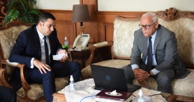 محافظ بورسعيد يستعرض مستجدات مشروعات المبادرة الوطنية الخضراء الذكية