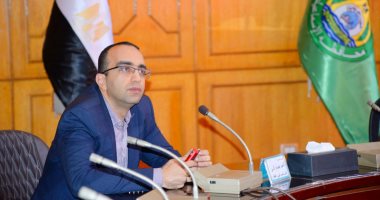 نائب محافظ الإسماعيلية يناقش استعدادات المحافظة لمبادرة المشروعات الخضراء الذكية