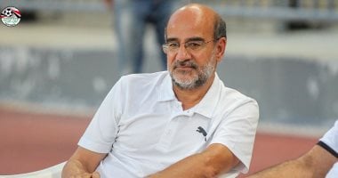 اجتماع بين عامر حسين وفيتوريا لتحديد موعد انطلاق الدوري الجديد
