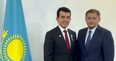 رئيس كازاخستان يمنح الإيسيسكو ميدالية الشرف الاحتفالية