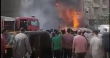 السيطرة على حريق بمحل أحذية امتد لاستوديو فى سوهاج دون خسائر بشرية.. فيديو