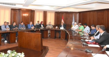 محافظ الإسكندرية يناقش آليات تنفيذ مبادرة "اتحضر للأخضر" بمشاركة المجتمع المدنى