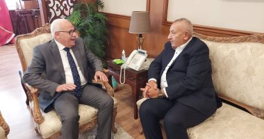 محافظ بورسعيد يلتقى كامل أبو على رئيس النادى المصرى
