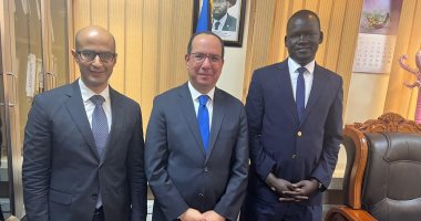سفير مصر بجوبا يبحث مع وزير الشباب والرياضة بجنوب السودان تعزيز التعاون