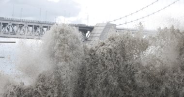 كوريا الجنوبية فى مهب رياح قوية.. إعصار نانمادول يفرض سيطرته على الساحل الجنوبي