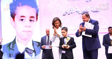 وزيرة الثقافة تكرم الفائزين بجائزة الدولة للمبدع الصغير