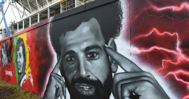 محمد صلاح يزين جدار ملعب "آنفيلد" فى مباراة أساطير ليفربول