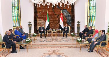 الرئيس السيسي يعقد جلسة مباحثات مع رئيس مجلس السيادة الانتقالى السودانى بالاتحادية