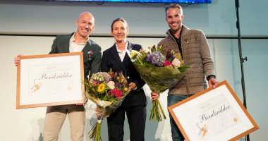 فان بيرسي وأريين روبن يحصلان على جائزة الفروسية الوطنية من الاتحاد الهولندى