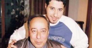 أول تعليق من أحمد السعدنى على شائعة وفاة والده