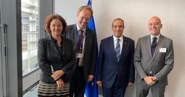 سفير مصر ببروكسل يناقش مع مسئولى المفوضية الأوروبية الترتيبات الخاصة بـcop27