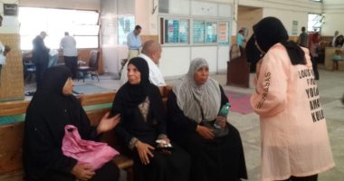 "الصحة" تواصل حملة "طرق الأبواب" للتطعيم بلقاح كورونا فى بورسعيد.. صور