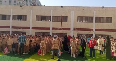 255 مدرسة تستقبل الطلاب فى أول يوم دراسى بكفر الشيخ.. صور