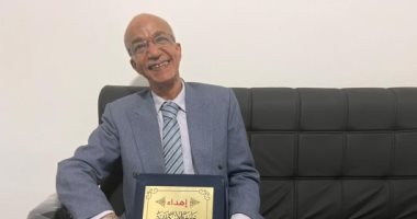 حقق حلمه بعد 45 سنة.. عم "أحمد" التحق بكلية الحقوق بعد سن المعاش.. فيديو وصور