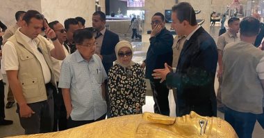 انبهر بقاعة المومياوات الملكية.. نائب رئيس إندونيسيا الأسبق يزور متحف الحضارة.. صور