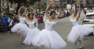 الباليه يحول ميادين مكسيكو سيتي لمسرح مفتوح لزيادة الوعى بالرقص