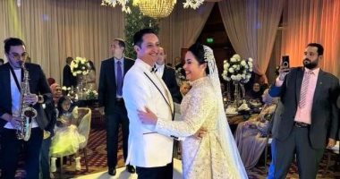 كاريكا يُحيى حفل زفاف الإعلامية آية عبد الرحمن