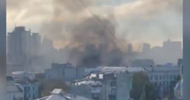 "إكسترا نيوز" تعرض لقطات من انفجارات العاصمة الأوكرانية كييف.. فيديو