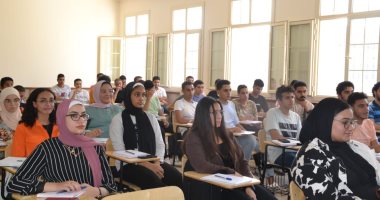 وزير التعليم العالى يتلقى تقريرا حول انتظام الدراسة بجامعة الإسكندرية الأهلية