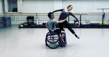 مهارات الرقص الإيقاعى بالكرسى المتحرك لذوى الهمم يبهر العالم