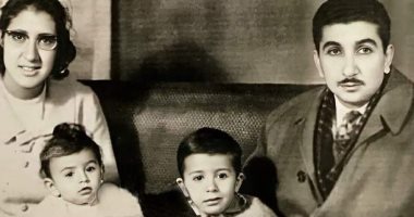 هاني رمزي يشارك جمهوره بصورة من طفولته ويقارنها بـ"كوميك" شهير له