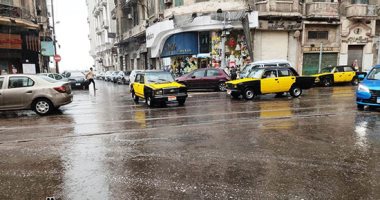 أمطار غزيرة تضرب الإسكندرية مع تقلبات جوية شديدة ورفع حالة الطوارئ.. صور
