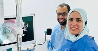 أول طبيبة مصرية يتم دعوتها لتدريب اﻷطباء على إزالة اﻷورام بالمنظار بأمريكا