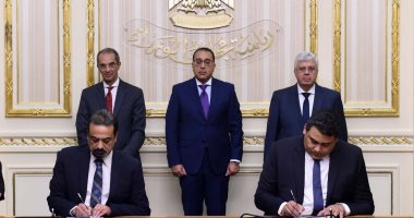 رئيس الوزراء يشهد توقيع اتفاقية بين المصرية للاتصالات والأعلى للمستشفيات الجامعية
