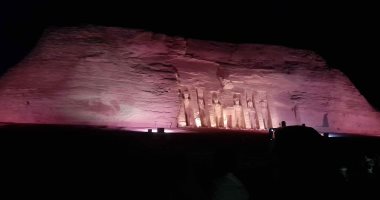عرض عالمى للصوت والضوء أمام ساحة معابد أبوسمبل جنوب أسوان.. صور