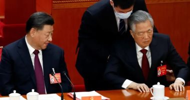 الرئيس الصينى السابق هو جينتاو يتعرض لأزمة صحية خلال مؤتمر الحزب الشيوعى.. فيديو