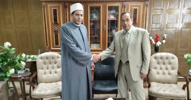 محافظ شمال سيناء يشدد علي عودة المساجد لمكانتها الرئيسية ونشر الفكر المعتدل