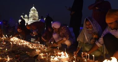 الهنود يحتفلون بعيد "ديوالى" بإضاءة المصابيح الزيتية والشموع.. صور