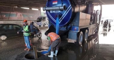 الجيزة تواصل أعمال شفط مياه الأمطار بشوارع وميادين المحافظة