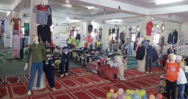 تنظيم معرض ملابس جديدة للأسر الأولى بالرعاية بقرية قزمان مركز قلين فى كفر الشيخ