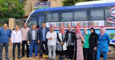 محافظ المنيا يتابع فعاليات مشروع المكتبة المتنقلة بقرى مبادرة حياة كريمة