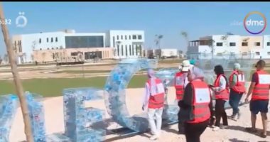 "شباب بتحب مصر" تدشن مجسما لقمة المناخ من الأكياس البلاستيكية.. فيديو