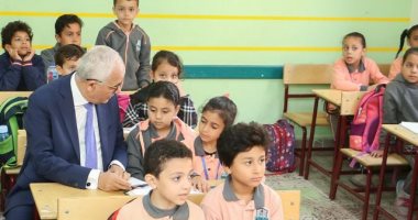 وزير التعليم يتفقد مدرستين بالشرقية ويلتقى بقيادات التعليم.. صور