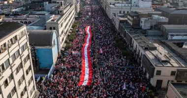 رئيسة بيرو تدعو المتظاهرين المطالبين باستقالتها إلى التحلى بالهدوء