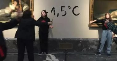 نشطاء المناخ يلصقون أنفسهم بلوحة جويا في متحف برادو فى مدريد