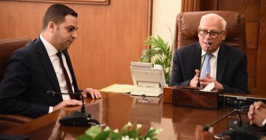 محافظ بورسعيد يستعرض مستجدات العمل فى مشروع حصر وميكنة أصول وممتلكات الدولة
