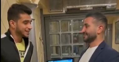 أحمد سعد يدعم خالد الفايد ويشاركة غناء "عليكي عيون"..  فيديو
