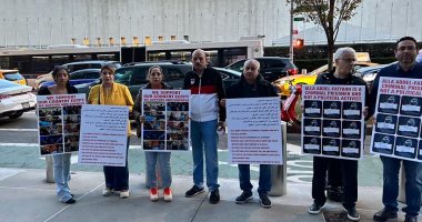 مصريون ينظمون وقفة أمام الأمم المتحدة بنيويورك تضامنا مع عمرو درويش ورفض التدخل في الشأن الداخلى