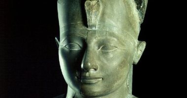 شاهد تمثال تحتمس الثالث ضمن آثار المتحف المصري