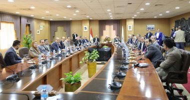 وزير التعليم العالى يعقد اجتماعًا مع مجلس جامعة المنصورة
